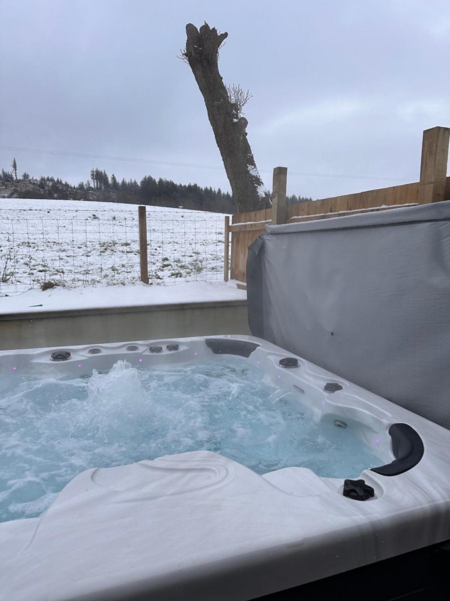 Woodlane Lodge With Private Hottub & Pool Table Dumfries Zewnętrze zdjęcie